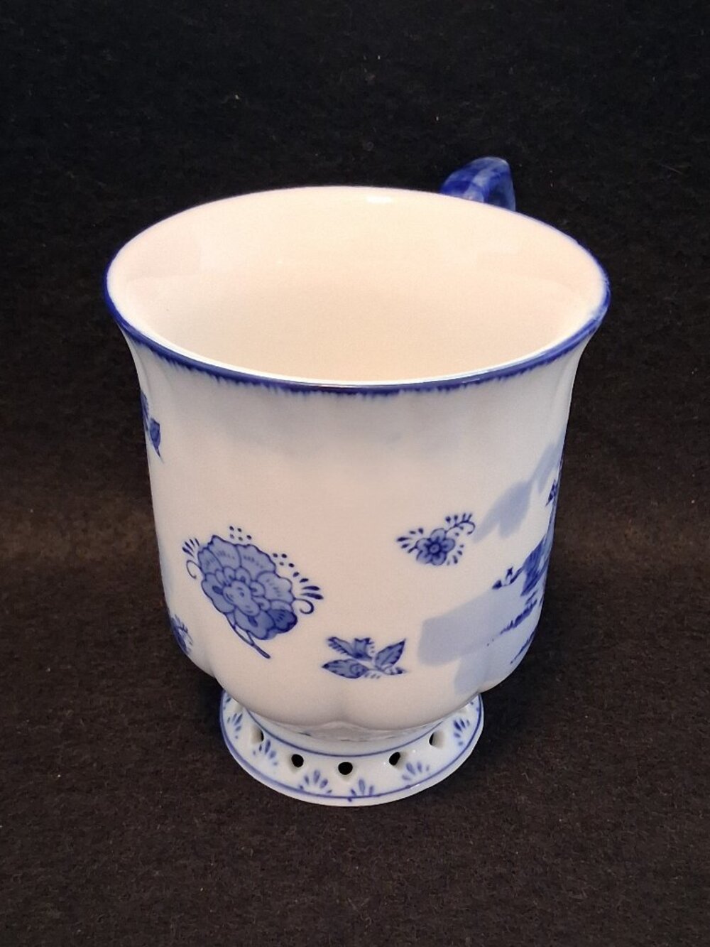 Vintage 1970/80s Royal Twickel Holland Handpainted Delft B&W Windmill Footed Cup - Picture 4 of 7